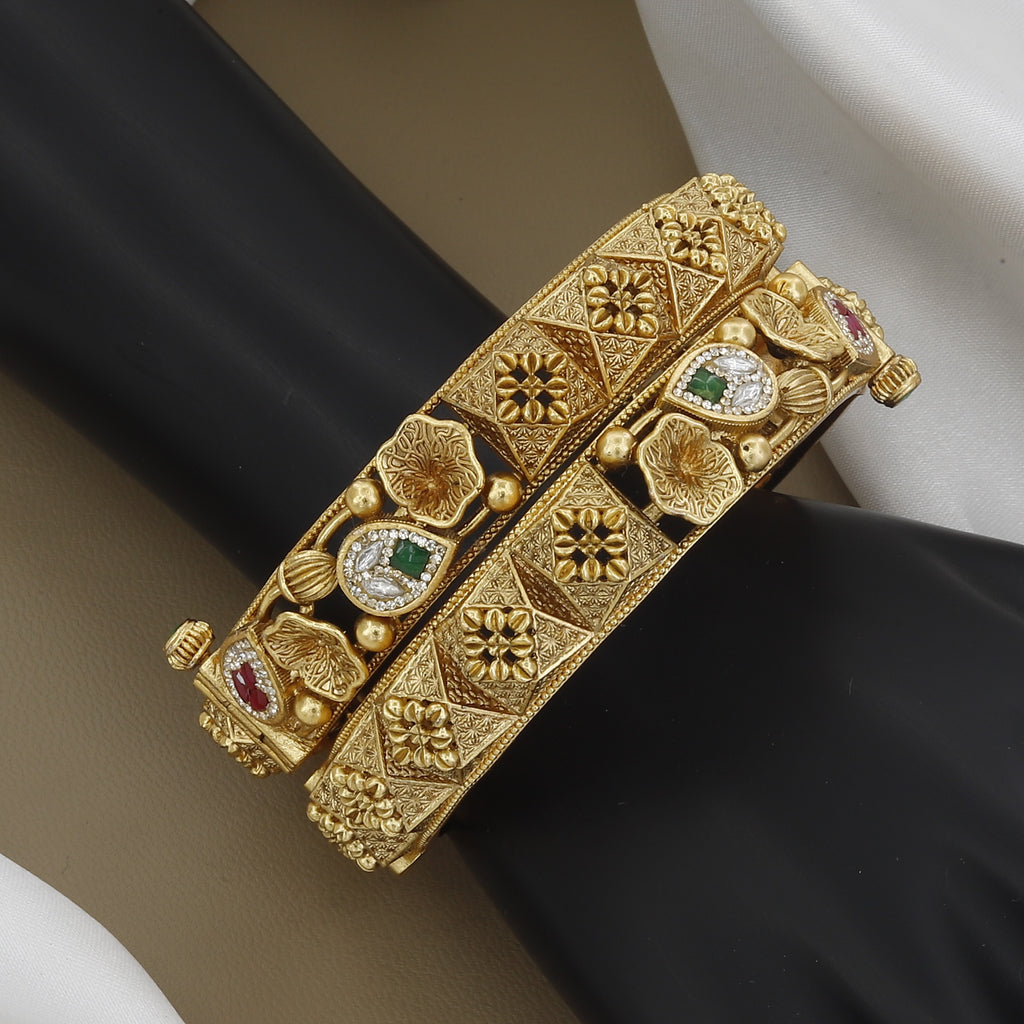 Traditional Gold Toned Patla Set with Navratna Stones
