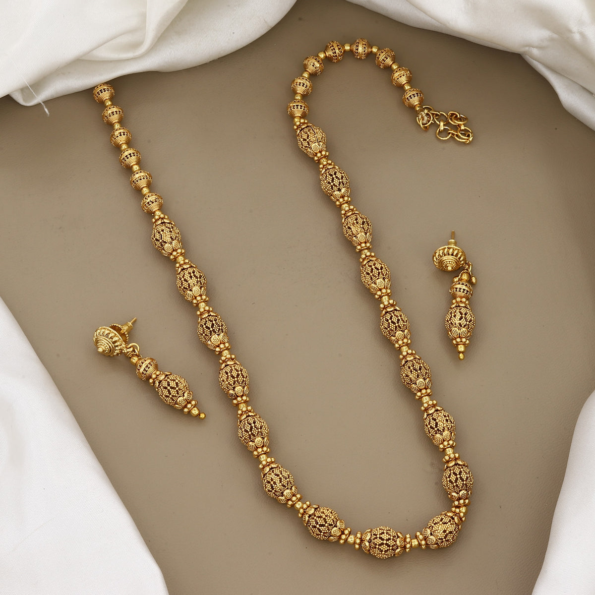Classic Gold-Plated Filigree Beaded Mala Set with Earrings