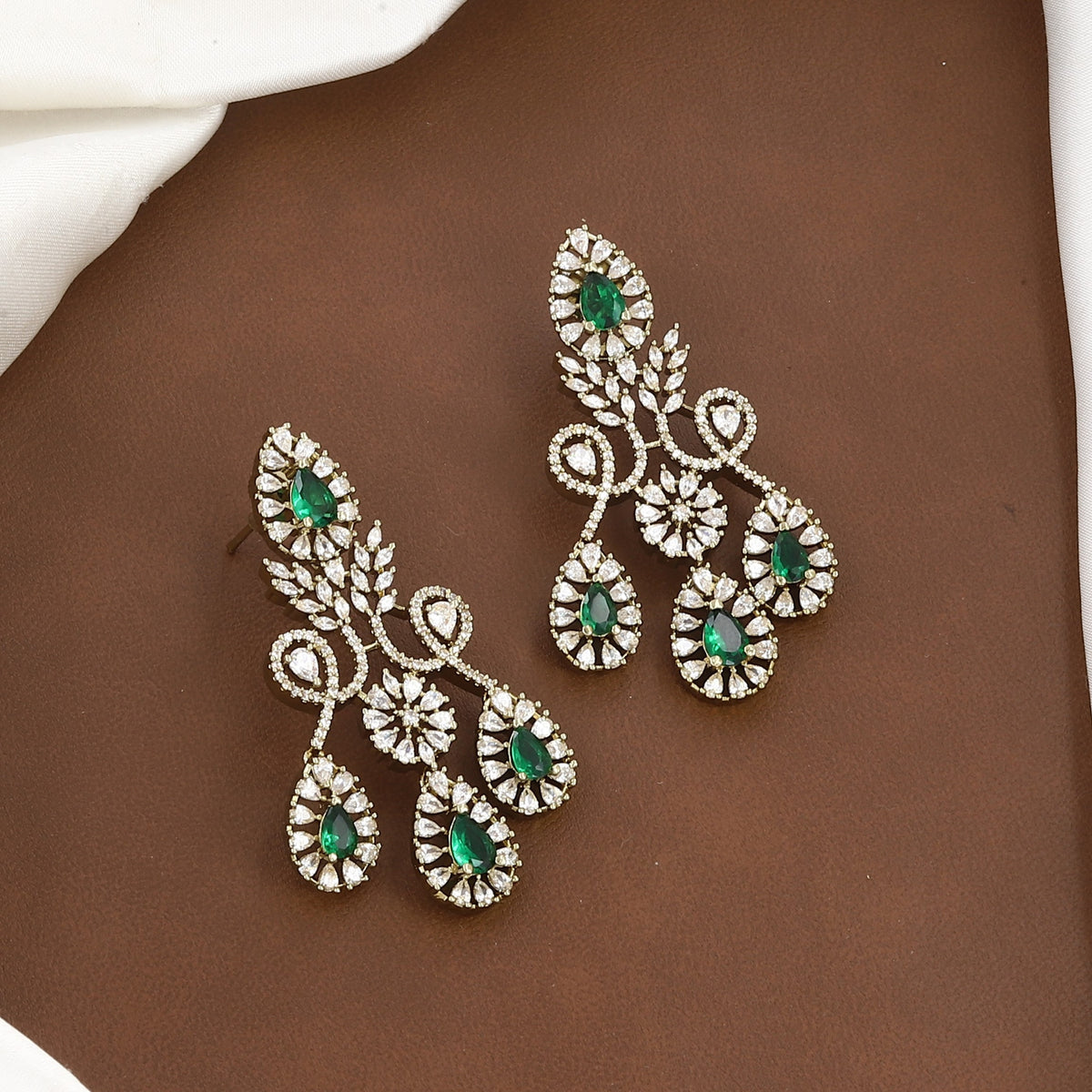 Glittering Emerald & Crystal Statement Diamond Necklace Set
