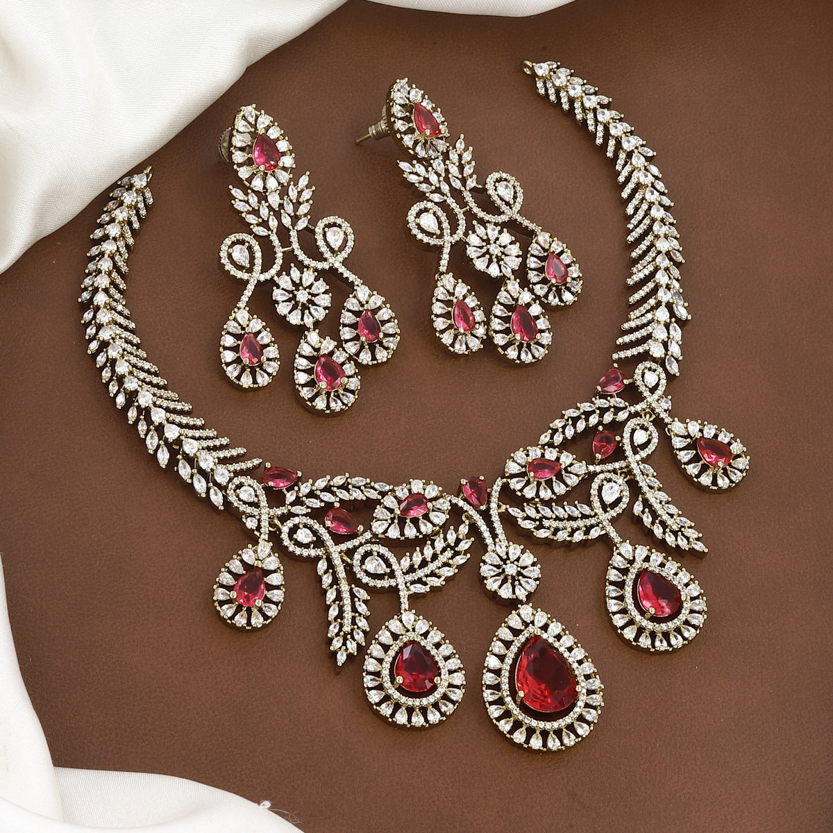 Glittering Emerald & Crystal Statement Diamond Necklace Set