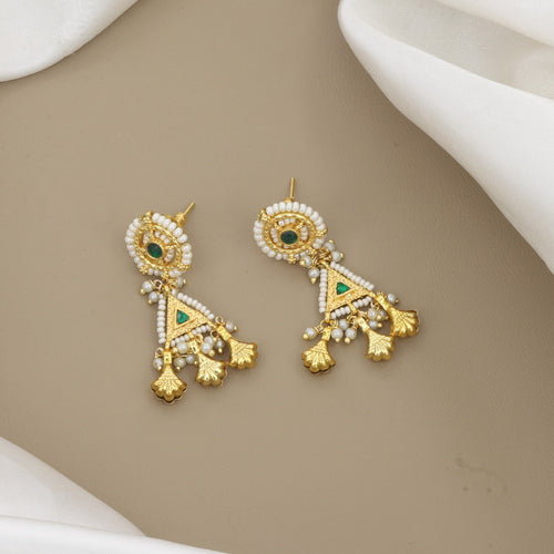 Antique Gold Triangle Motif Necklace Set with Pearls & Emeralds