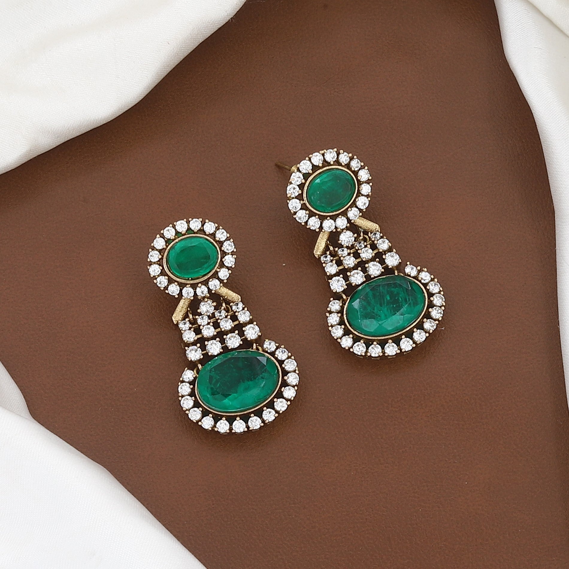 Sophisticated Emerald and Diamond-Look Diamond Necklace Set