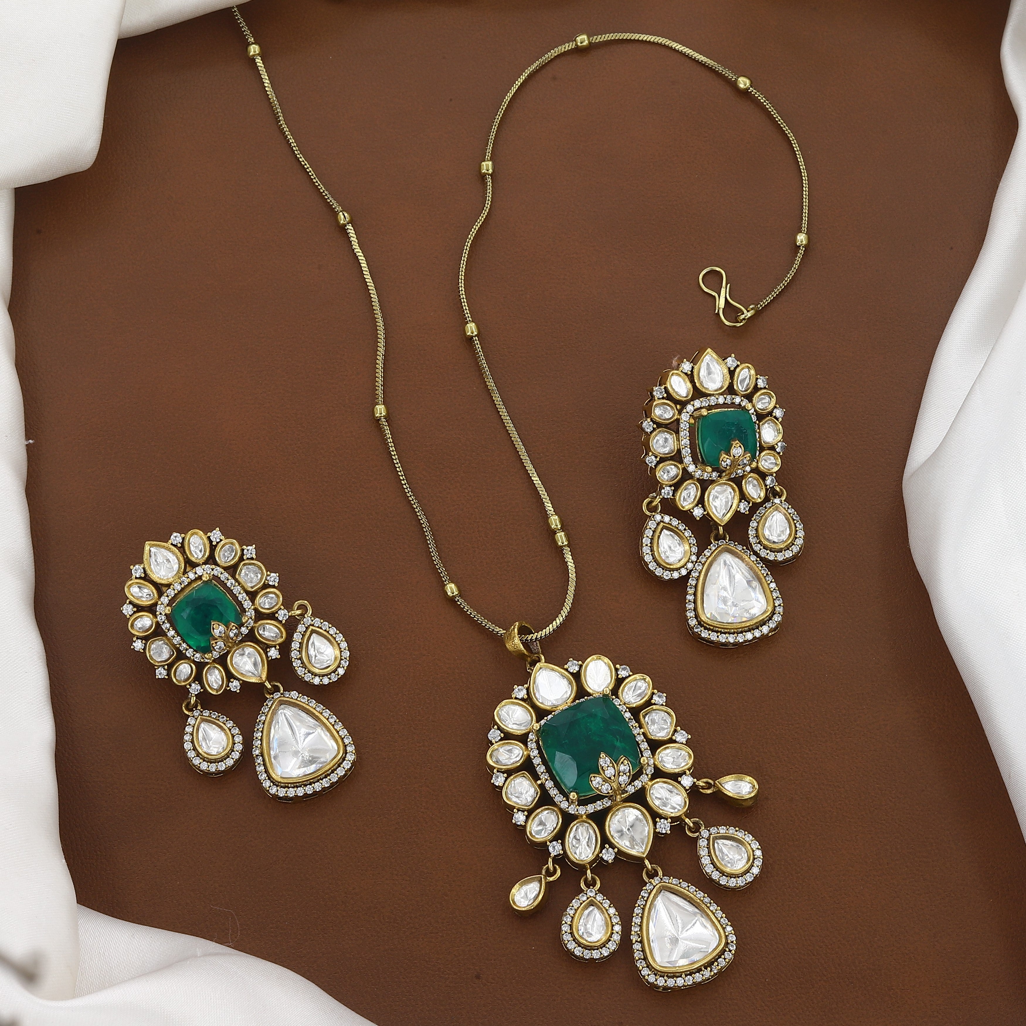 Royal Emerald Green Stone Pendant Set with Polki Kundan Accents