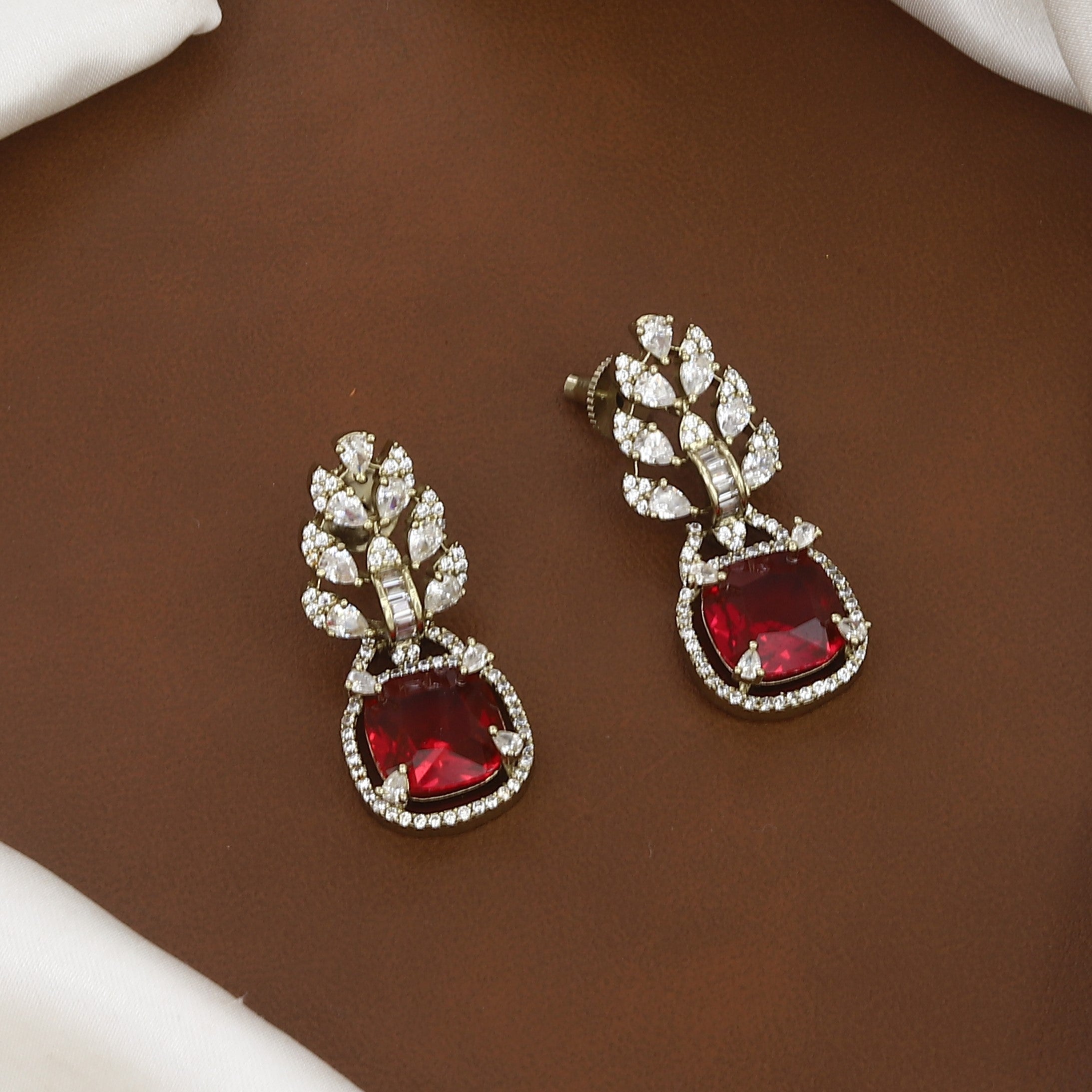 Mehndi Polished Emerald Stone & CZ Leaf Design Necklace Set with Earrings