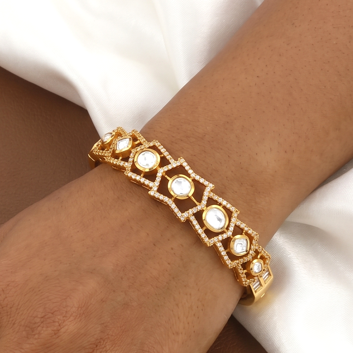 Elegant Gold Tone Kundan Wedding Kada Bracelet