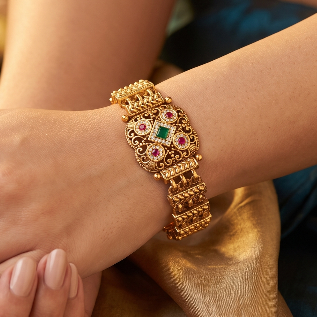 Traditional Gold-Plated Linked Bracelet with Gemstone Centerpiece