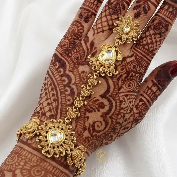 Beautiful Gold Hath Panja - Old-World Charm